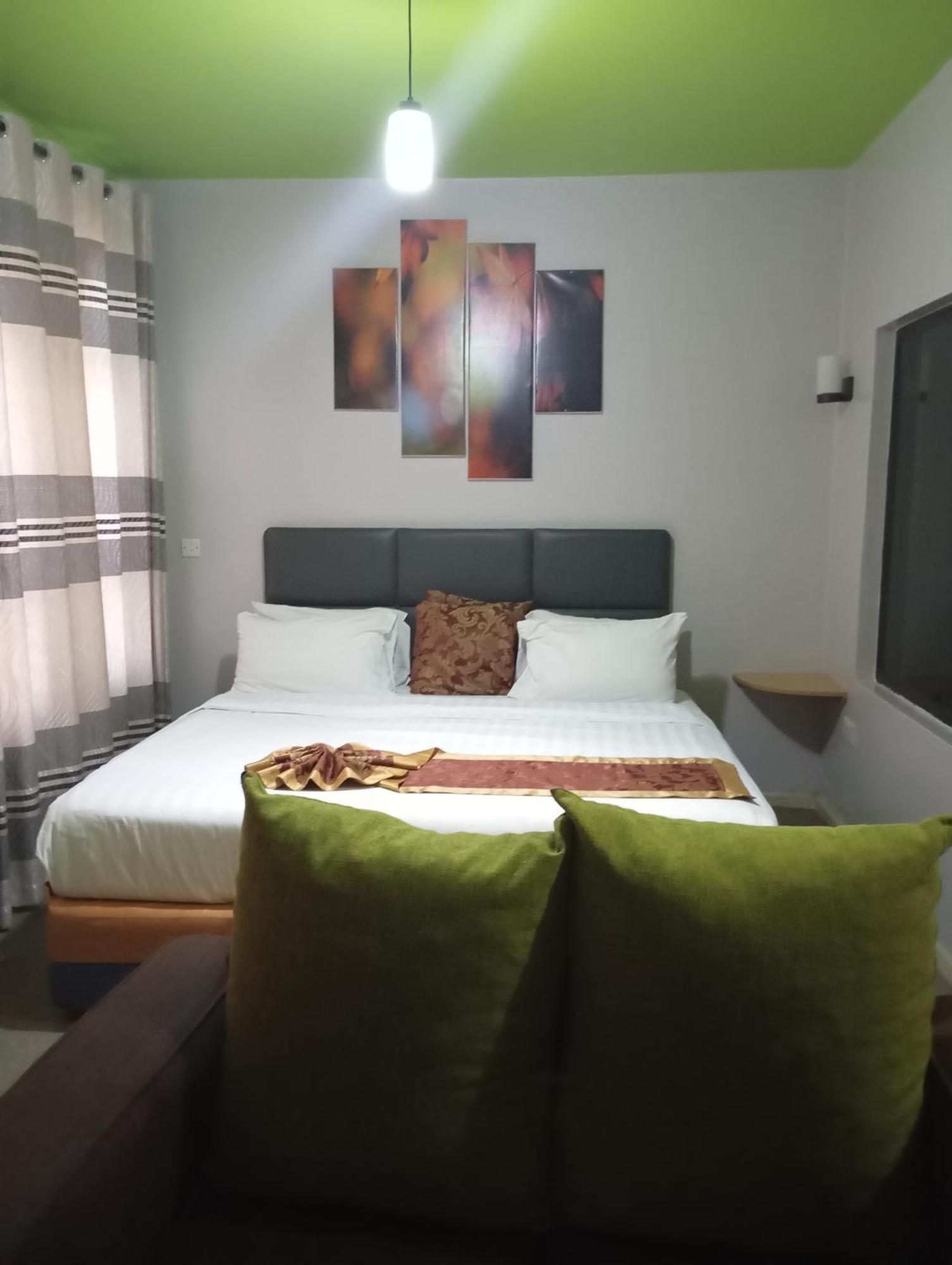 Maple Inn Hotel Найроби Экстерьер фото