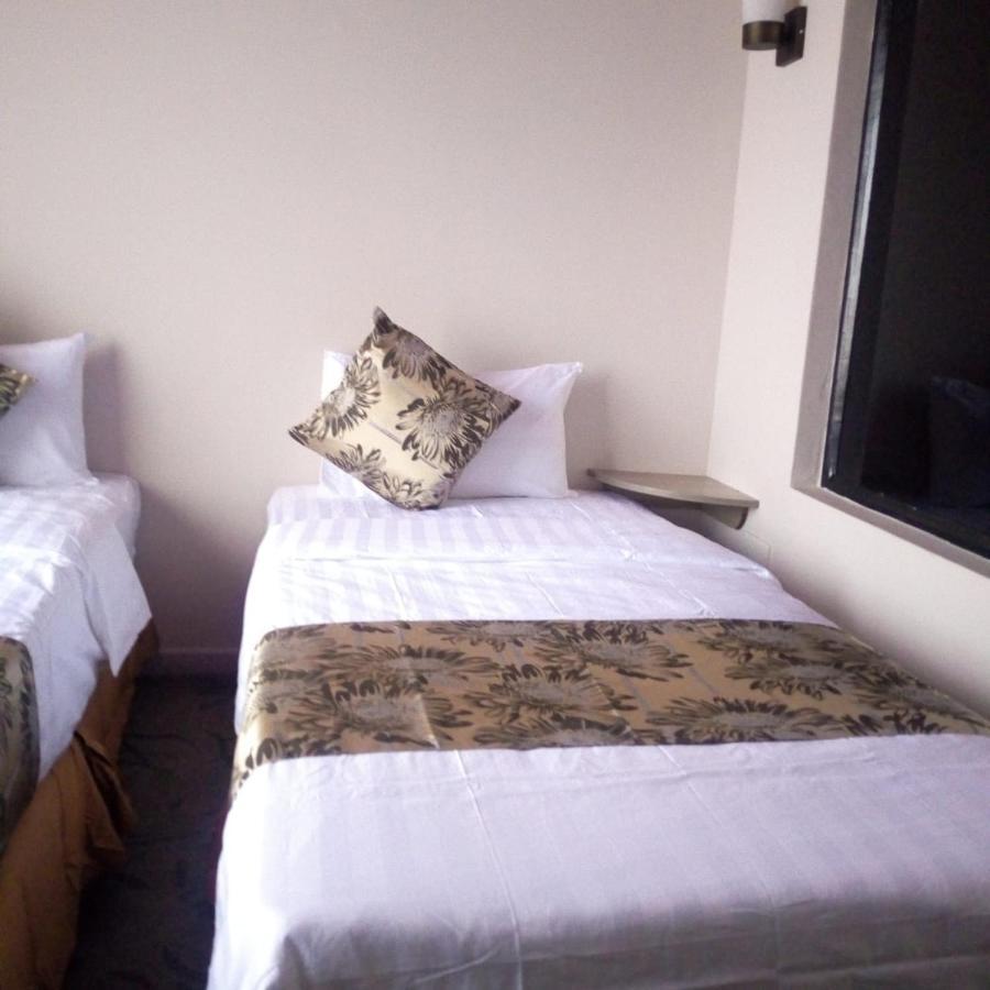 Maple Inn Hotel Найроби Экстерьер фото